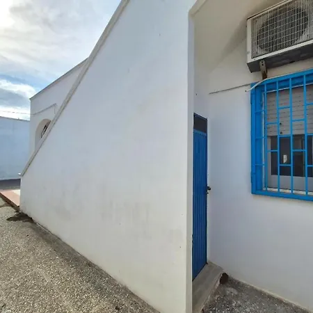 Iris Con Ampia Veranda Holiday home *